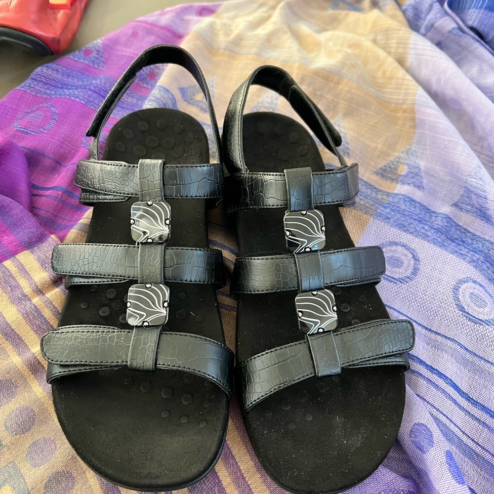 Women’s Vionic “Amber” Sandals, Size 10